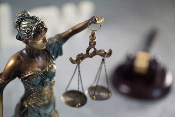 Image of Lady Justice on Professional Psychological Services website